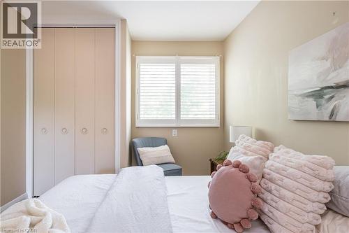 106 Cline Avenue S, Hamilton, ON - Indoor Photo Showing Bedroom