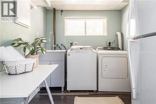 106 Cline Avenue S, Hamilton, ON - Indoor Photo Showing Laundry Room