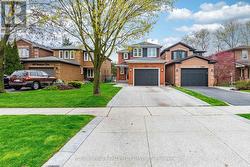 394 MAIDSTONE CRESCENT Oakville, ON L6M 1A1