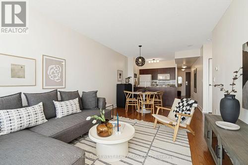 #1510 - 35 Mariner Terrace, Toronto, ON - Indoor Photo Showing Living Room