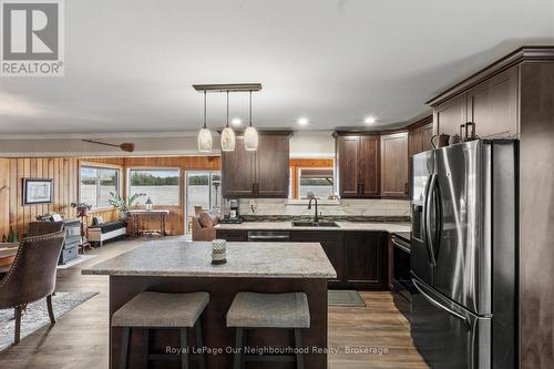 F - 1000 Garratt Road, Trent Hills, ON - Indoor Photo Showing Kitchen With Double Sink With Upgraded Kitchen