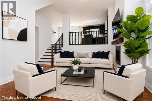 357 Parkvale Drive, Kitchener, ON - Indoor Photo Showing Living Room
