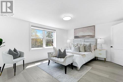 42 Rossland Road W, Oshawa, ON - Indoor Photo Showing Bedroom