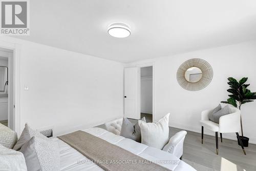 42 Rossland Road W, Oshawa, ON - Indoor Photo Showing Bedroom