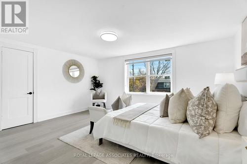 42 Rossland Road W, Oshawa, ON - Indoor Photo Showing Bedroom