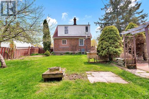 42 Rossland Road W, Oshawa, ON - Outdoor