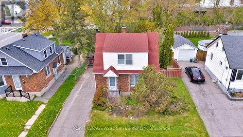 42 Rossland Road W, Oshawa, ON - Outdoor