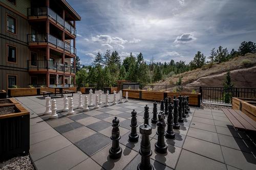 1303-1405 Springhill Drive, Kamloops, BC - Outdoor