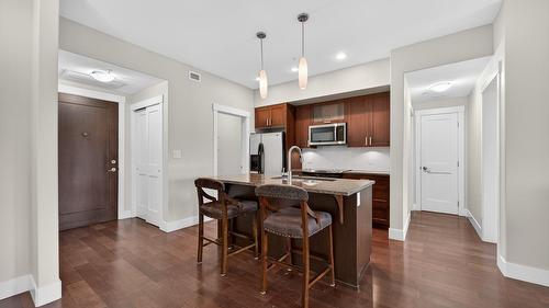 1303-1405 Springhill Drive, Kamloops, BC - Indoor Photo Showing Kitchen