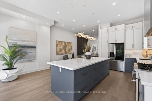 260 Dewhurst Boulevard N, Toronto, ON 