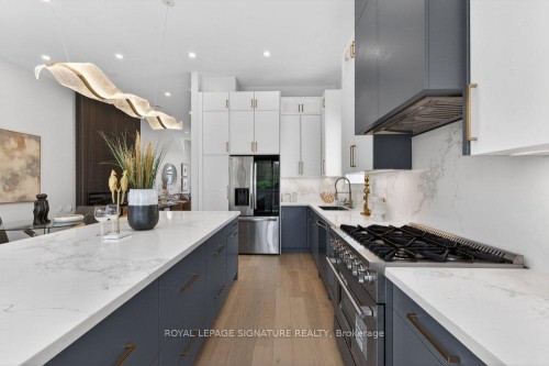 260 Dewhurst Boulevard N, Toronto, ON 