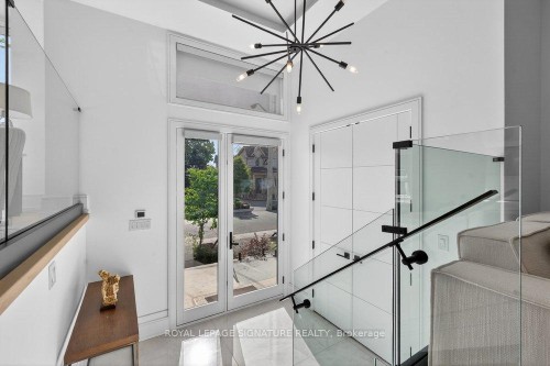 39 Derwyn Road, Toronto, ON 