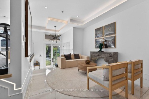 39 Derwyn Road, Toronto, ON 