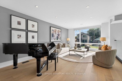 39 Derwyn Road, Toronto, ON 