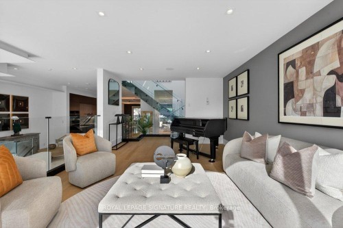 39 Derwyn Road, Toronto, ON 