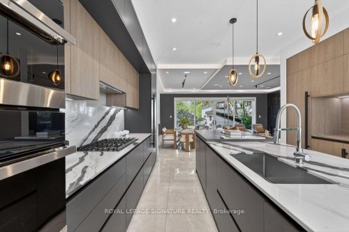 39 Derwyn Road, Toronto, ON 