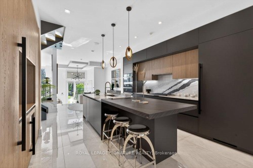39 Derwyn Road, Toronto, ON 
