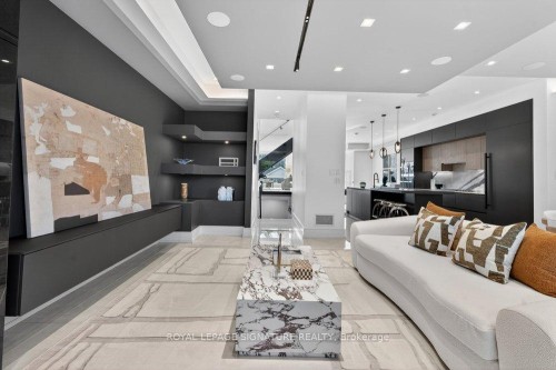 39 Derwyn Road, Toronto, ON 