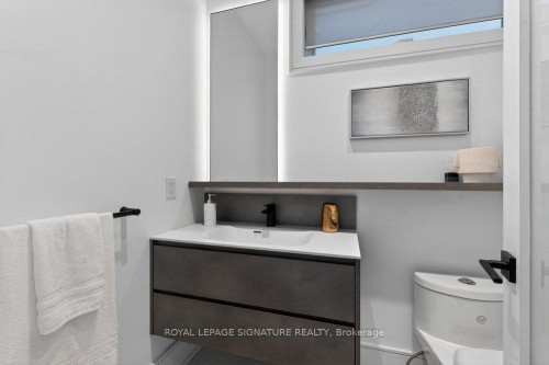 39 Derwyn Road, Toronto, ON 