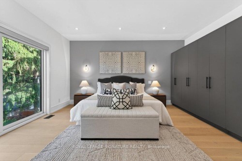 39 Derwyn Road, Toronto, ON 