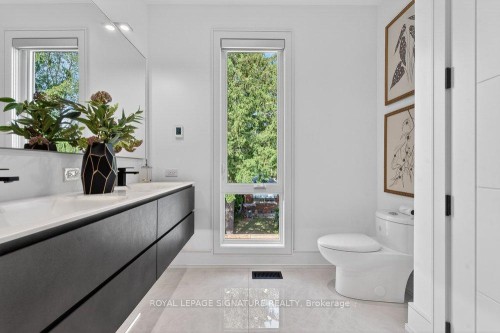 39 Derwyn Road, Toronto, ON 