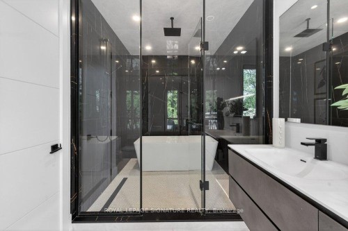 39 Derwyn Road, Toronto, ON 