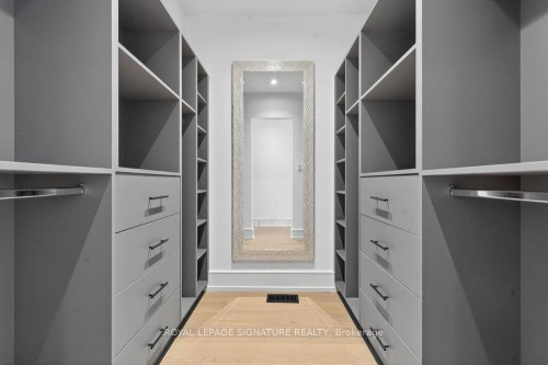 39 Derwyn Road, Toronto, ON 