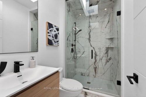 39 Derwyn Road, Toronto, ON 