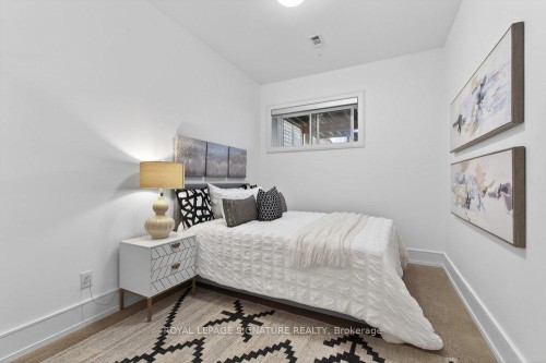 39 Derwyn Road, Toronto, ON 