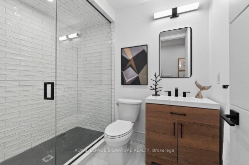 39 Derwyn Road, Toronto, ON 
