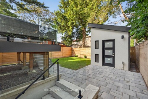 39 Derwyn Road, Toronto, ON 