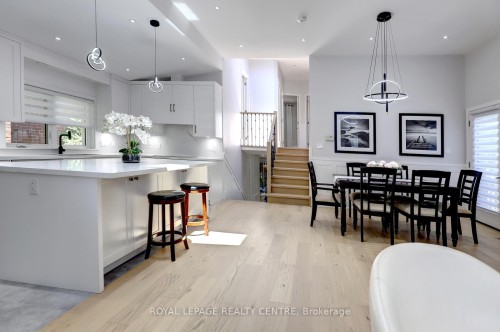 2257 Springfield Court, Mississauga, ON 