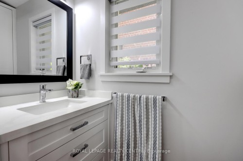 2257 Springfield Court, Mississauga, ON 