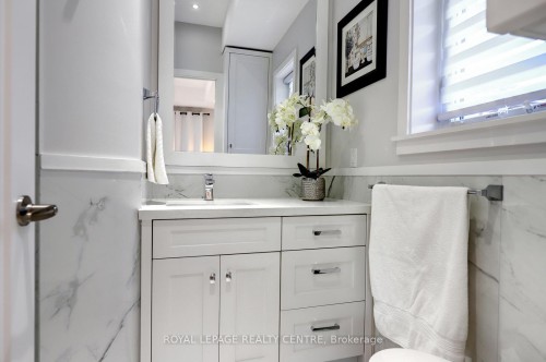 2257 Springfield Court, Mississauga, ON 