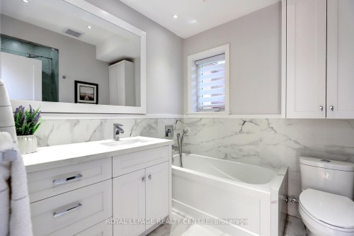 2257 Springfield Court, Mississauga, ON 