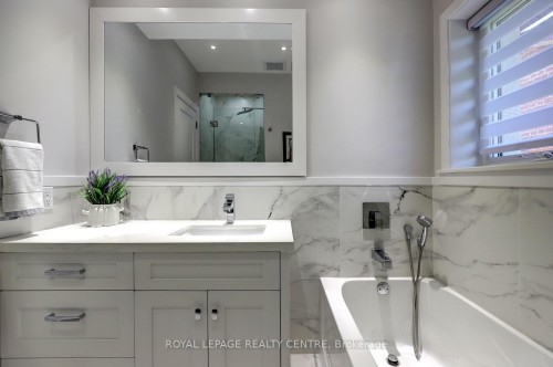 2257 Springfield Court, Mississauga, ON 