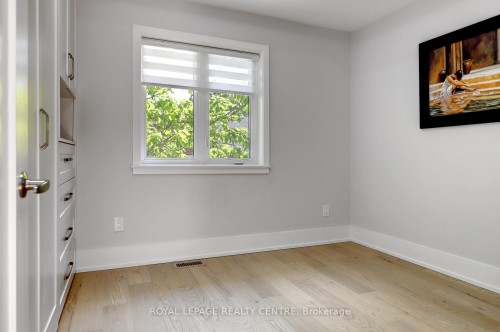 2257 Springfield Court, Mississauga, ON 