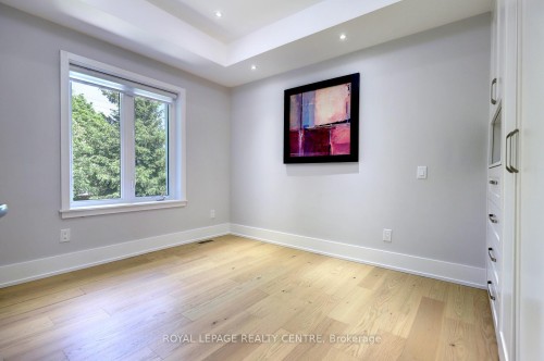 2257 Springfield Court, Mississauga, ON 