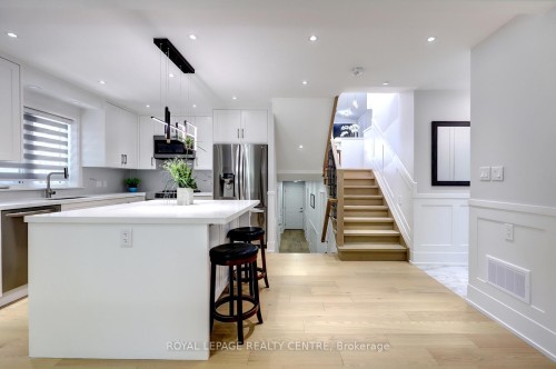 2257 Springfield Court, Mississauga, ON 