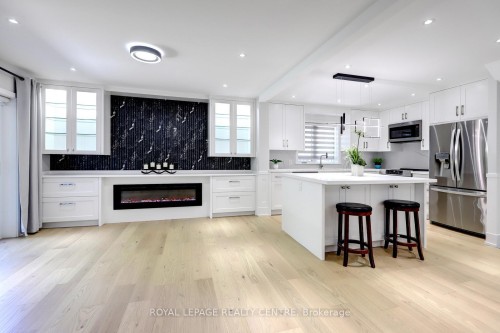 2257 Springfield Court, Mississauga, ON 