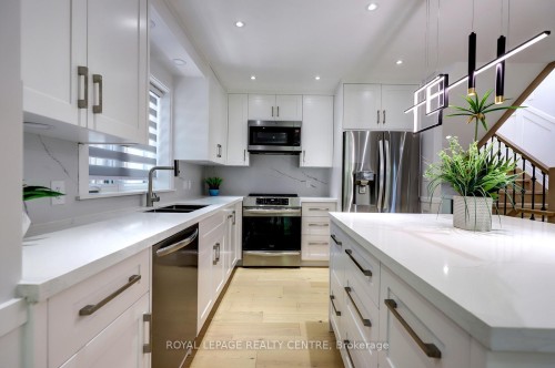 2257 Springfield Court, Mississauga, ON 
