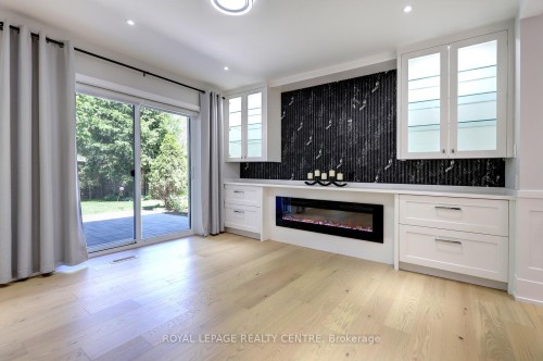 2257 Springfield Court, Mississauga, ON 