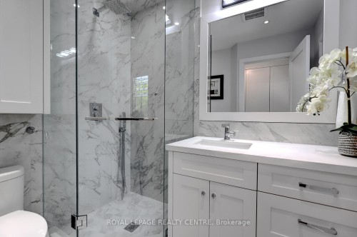2257 Springfield Court, Mississauga, ON 