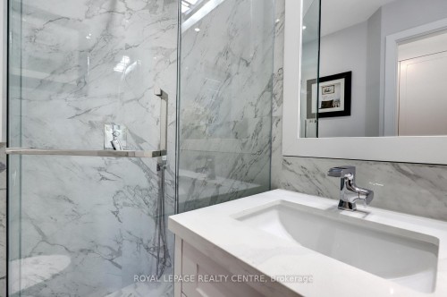 2257 Springfield Court, Mississauga, ON 