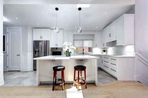 2257 Springfield Court, Mississauga, ON 