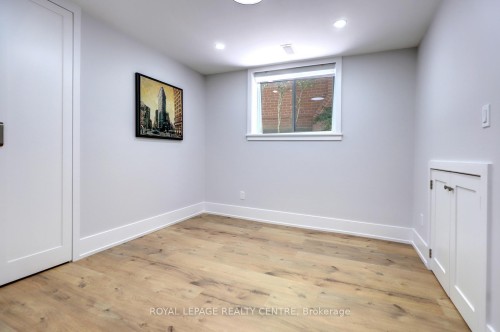 2257 Springfield Court, Mississauga, ON 