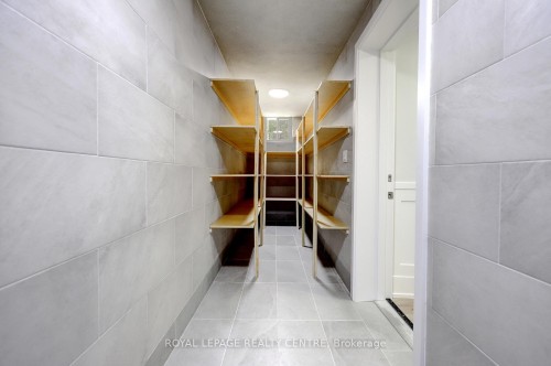 2257 Springfield Court, Mississauga, ON 