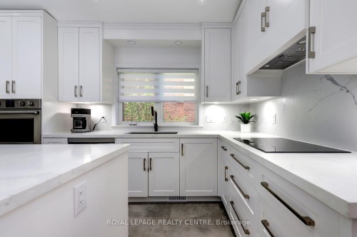 2257 Springfield Court, Mississauga, ON 