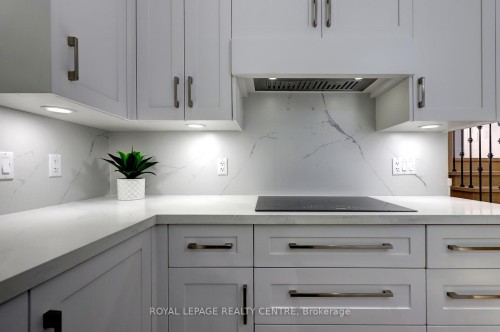 2257 Springfield Court, Mississauga, ON 