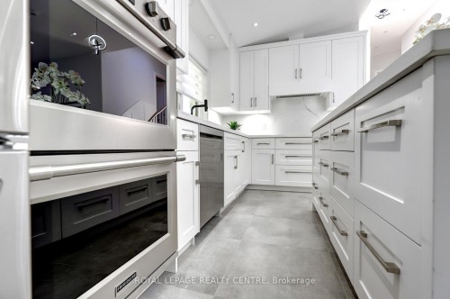 2257 Springfield Court, Mississauga, ON 